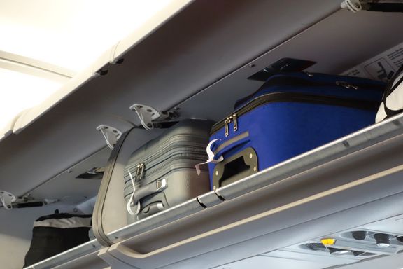 Hvorfor har flyselskapene ulike regler for størrelse og vekt på håndbagasjen?