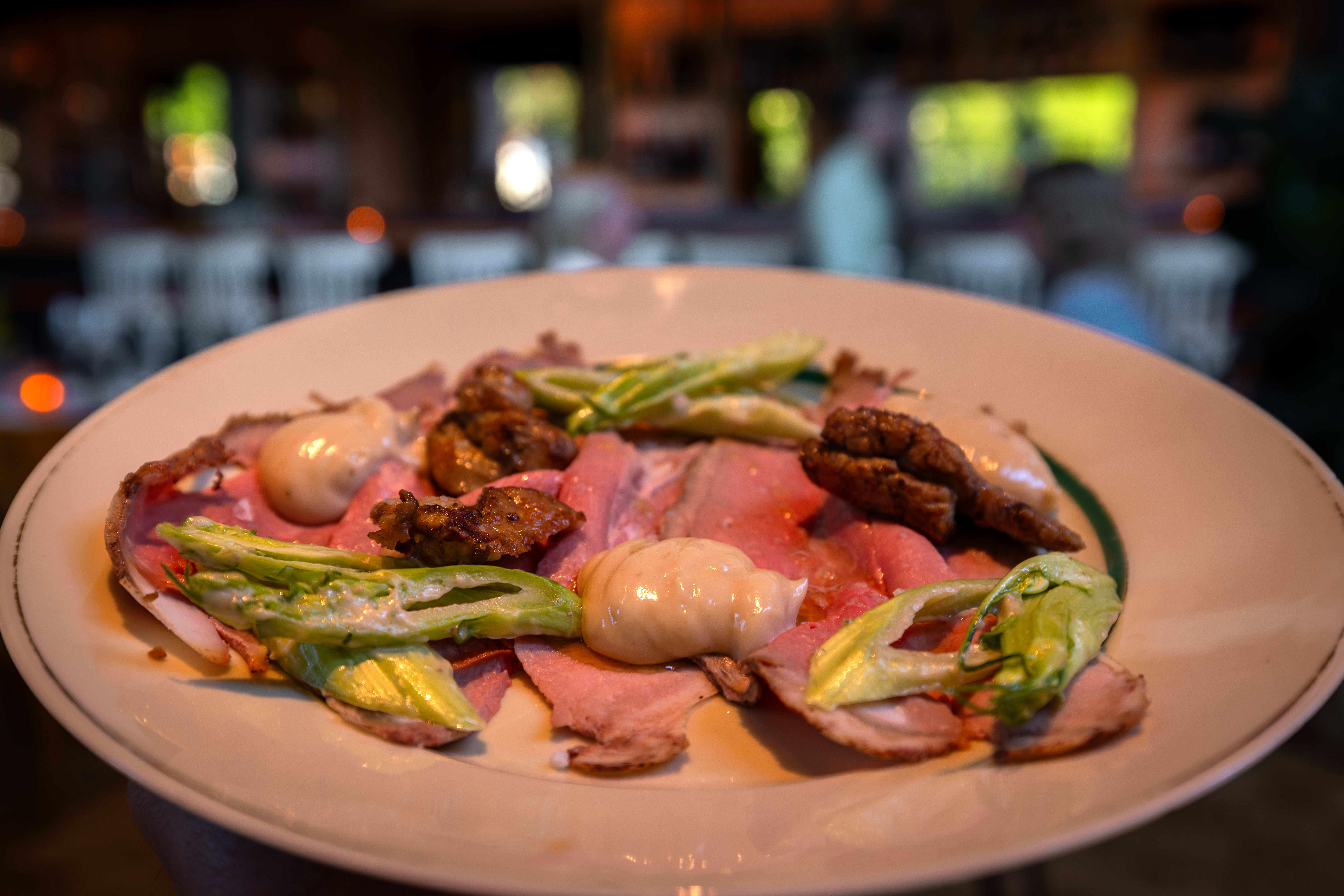 Palazzo Comunale serverer ikke Vitello tonnato, med kalv, men Agnello tonnato, med lam. 