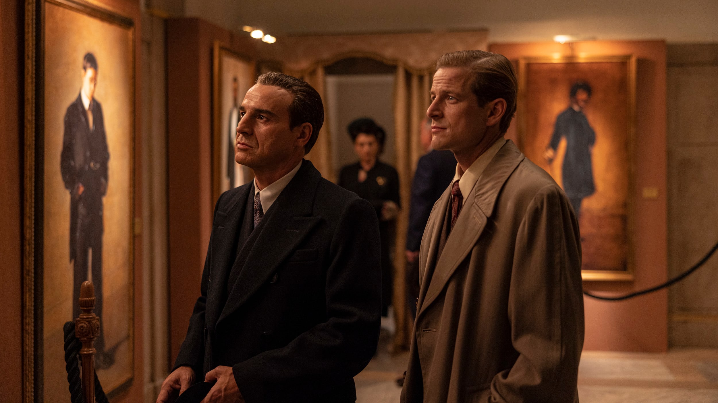 Balanciaga var homofil, men kom aldri ut av skapet. Hans store kjærlighet var Wladzio d'Attainville (Thomas Coumans).