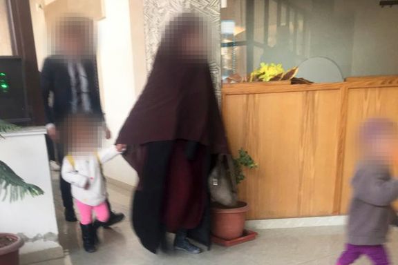 IS-siktet kvinne (29) varetektsfengslet for fire uker. Snart blir hun skilt fra barna.