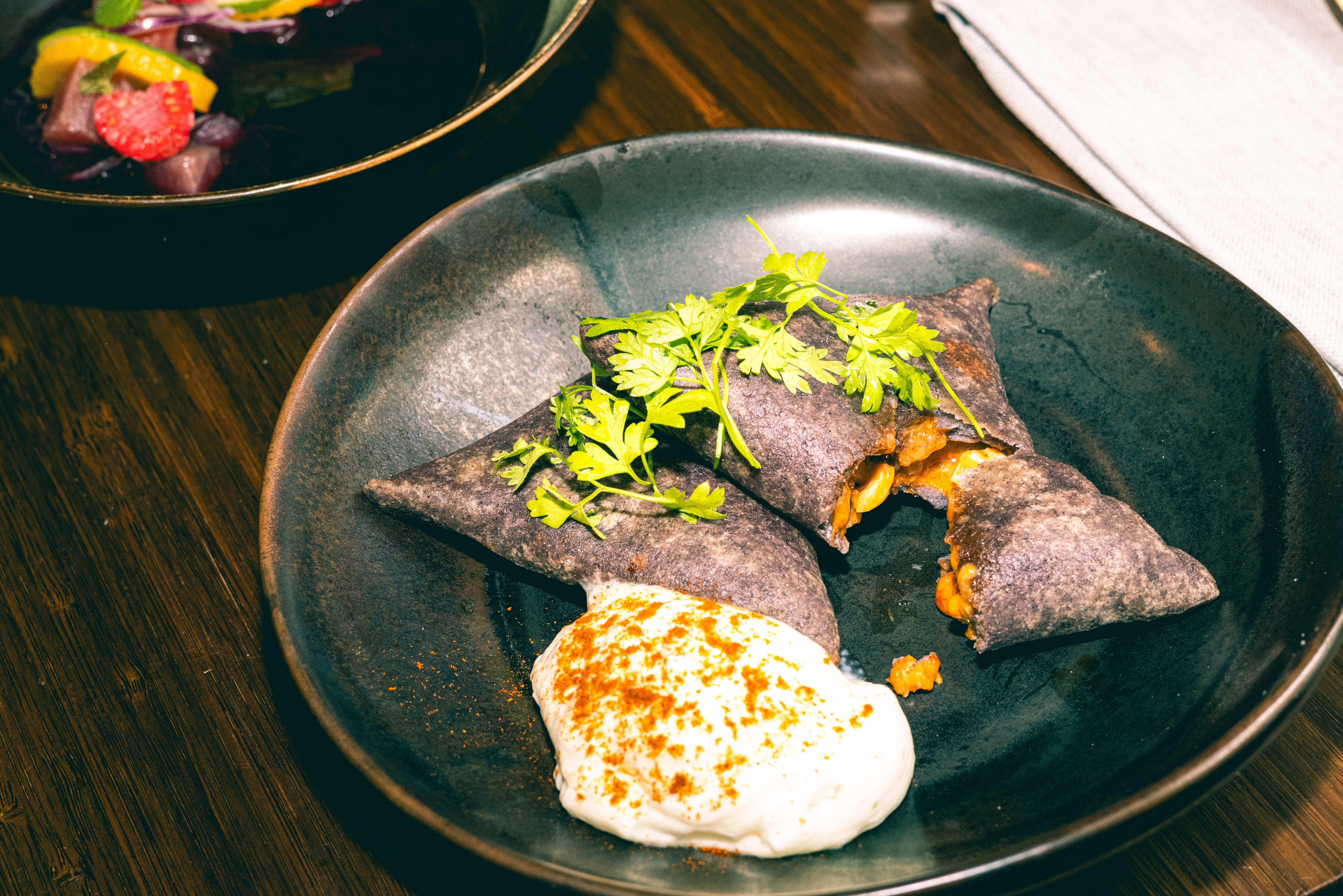 Tetelas med gouda, blekksprut, reker og nduja.