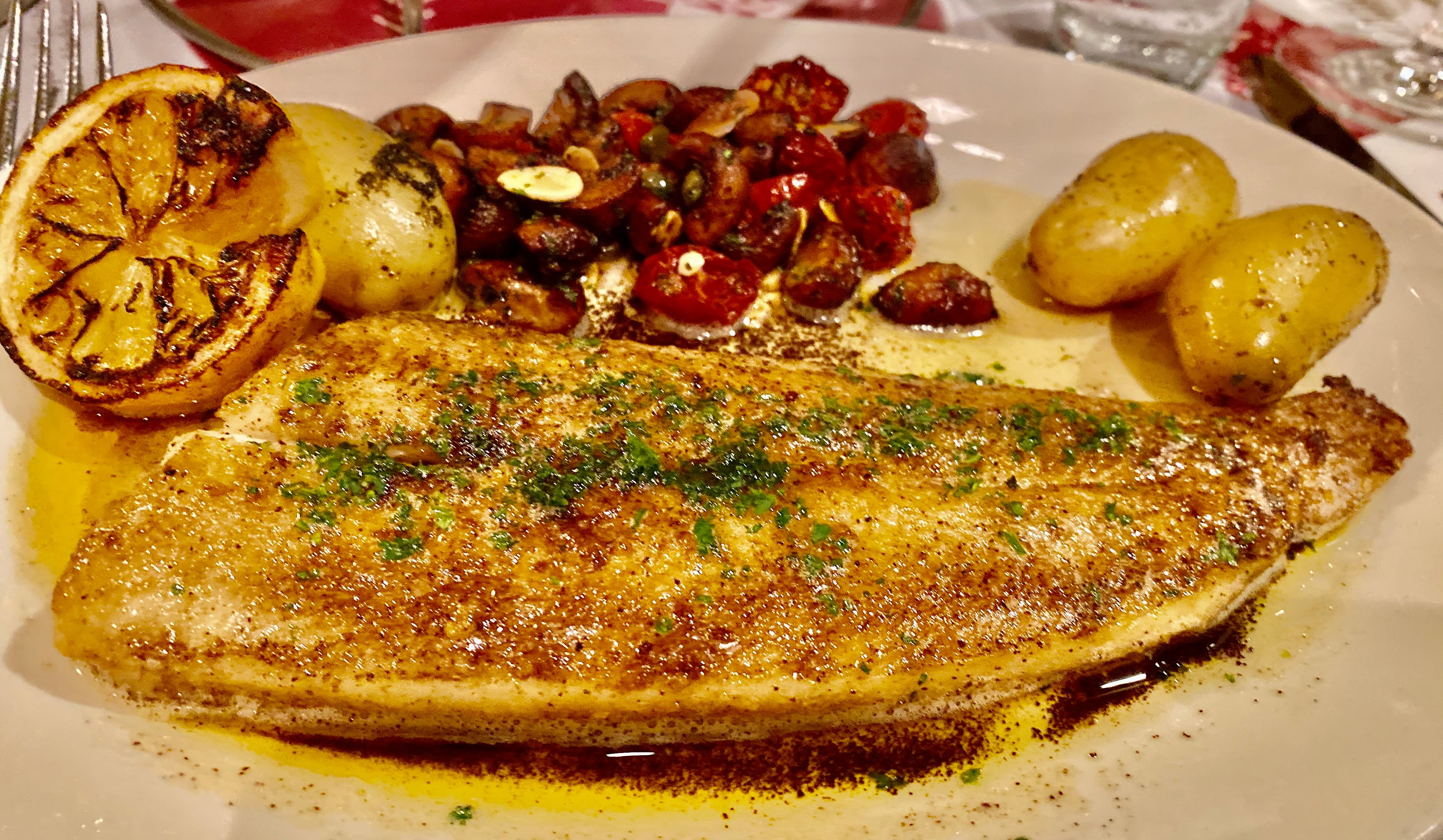 Sjøtunge med brunet smør smaker nydelig. 