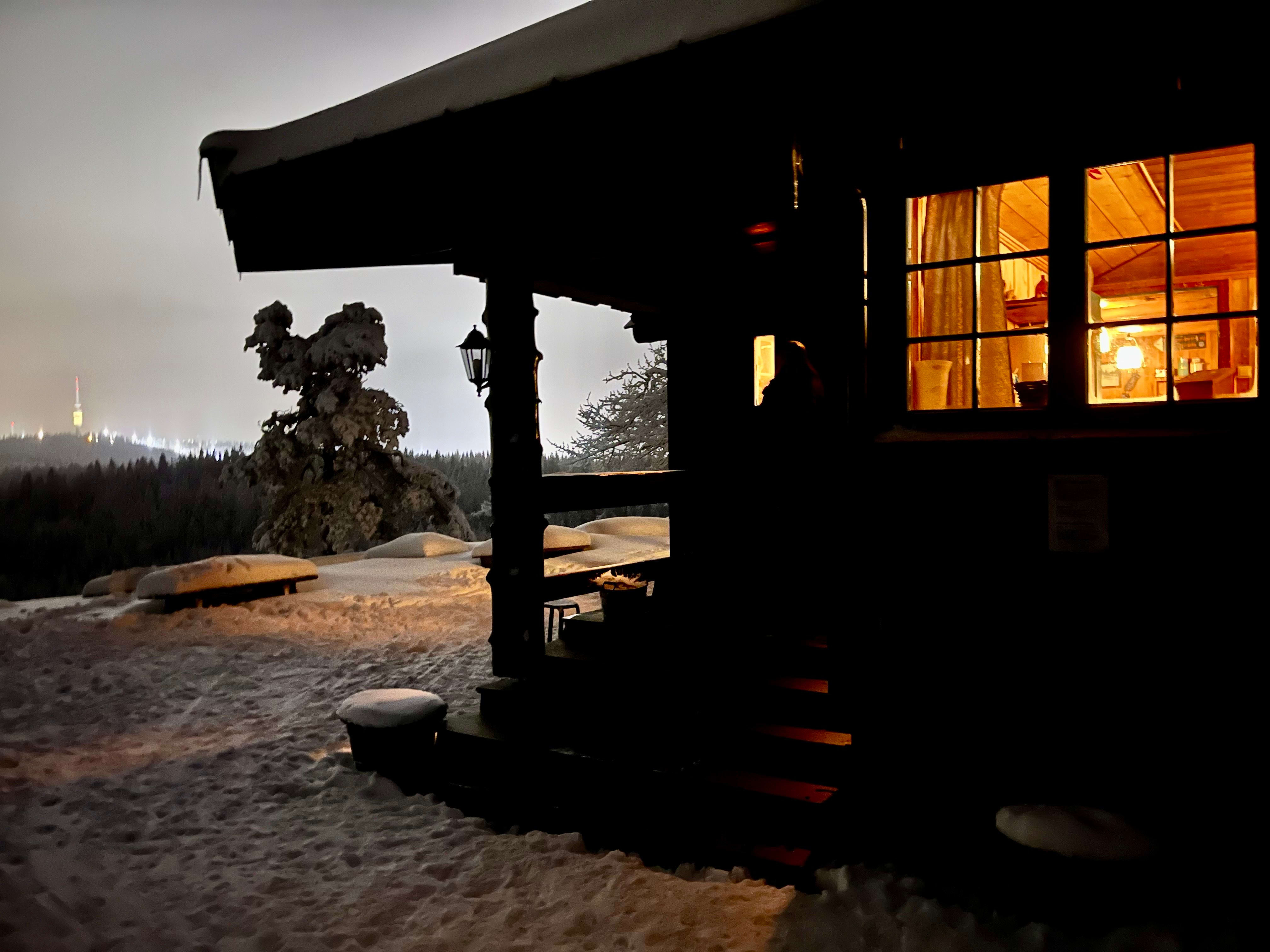 Skjennungstua ligger svært tilgjengelig til i Nordmarka. 