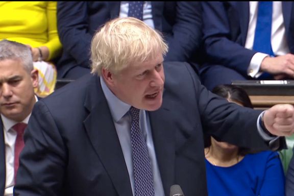 Ufyselig sjarmtroll, prinsippfast opportunist, pompøs klovn. Er Boris Johnson også taperen som vinner? 