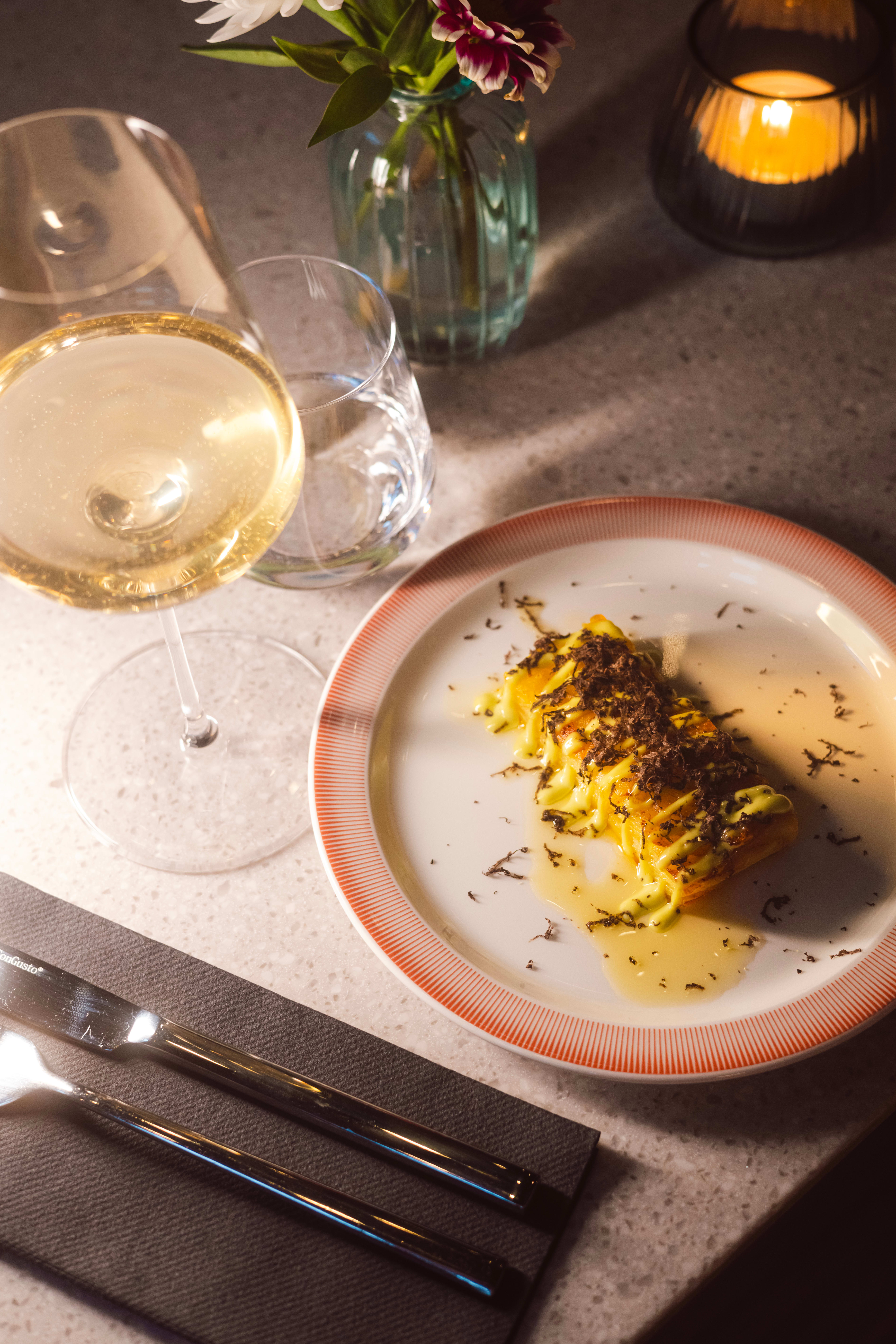 Annapoteter toppet med trøffel og jalapenomajones.