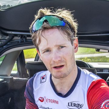 Lagkompisen så Lunde Pedersens sykkelulykke: – Var veldig heldig