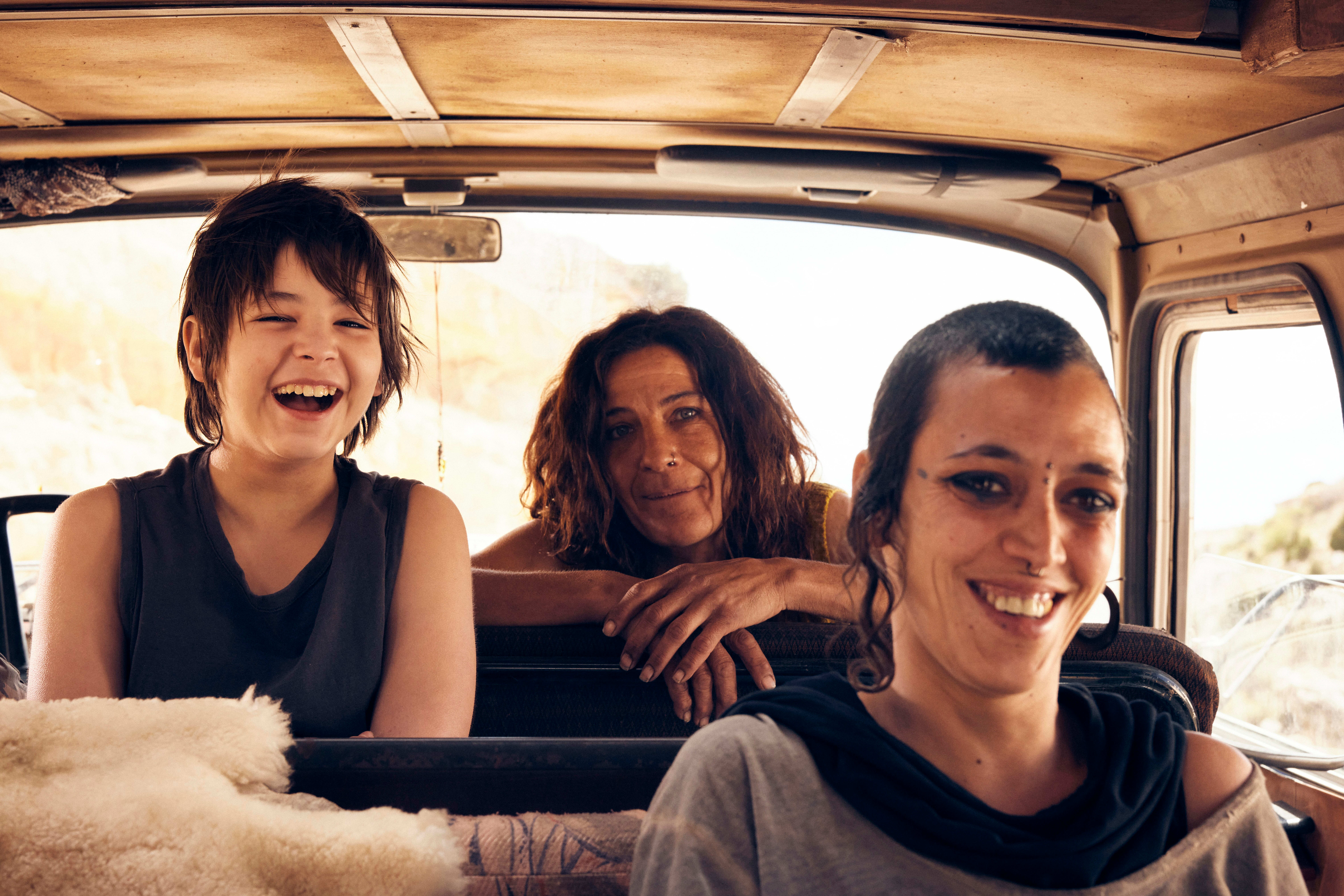 Denne bør du se på grunn av musikken – og hundene