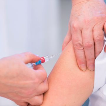  Åtte spørsmål og svar om vaksinen Norge vil ta i bruk på nyåret 