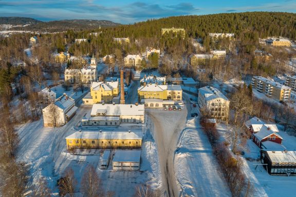 Det var Norges største psykiatriske sykehus. Nå forfaller det.