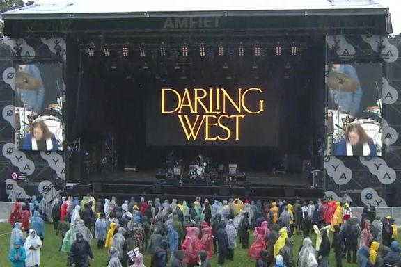 Darling West åpnet Øyafestivalen i øsende regn