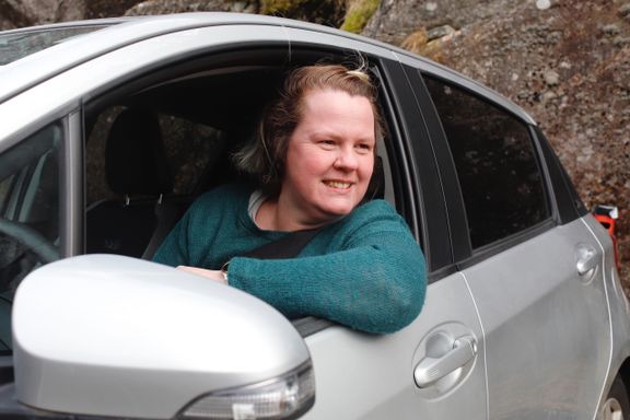 Trine Flåte (37) og familien sparer 2000 i måneden: – Mange tror de trenger egen bil, men så er det bare en vane