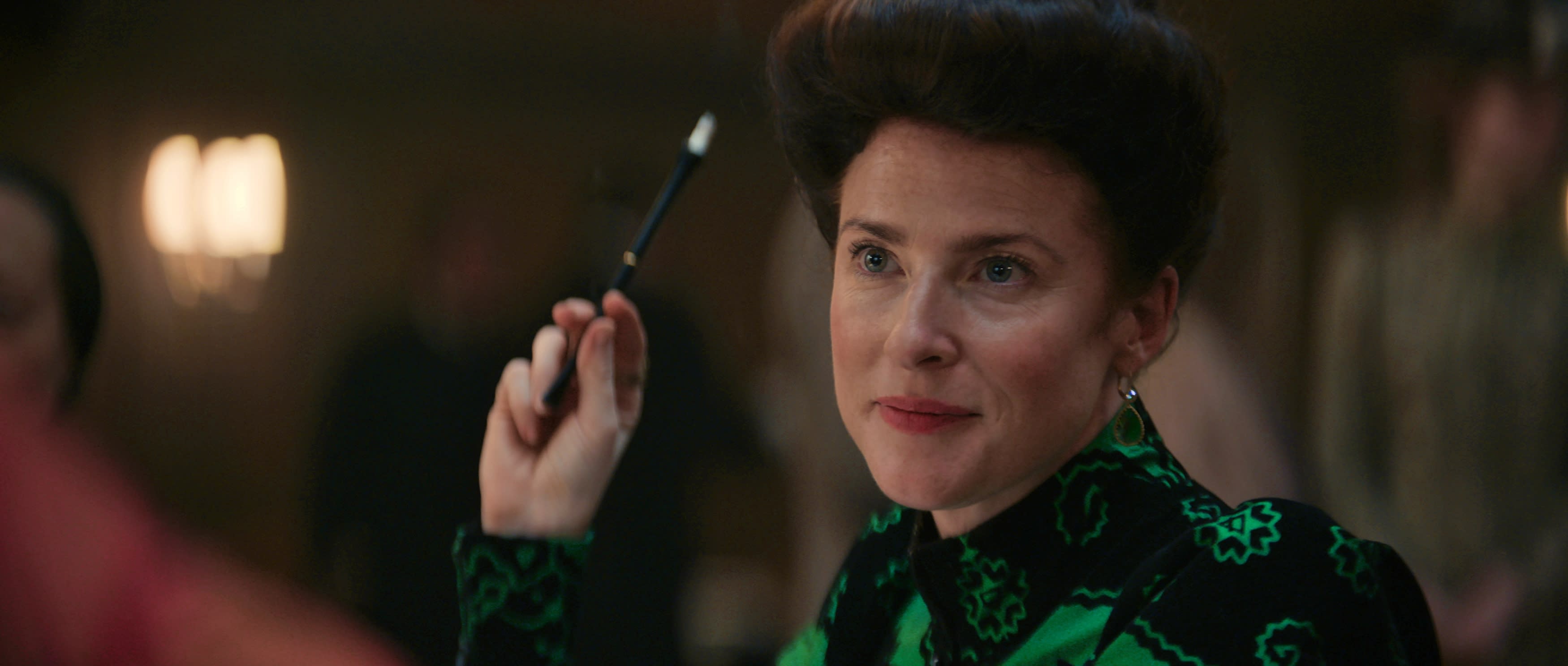 Virginia Wilson (Rosalie Craig) er en av pasasjerene ombord på skipet. 