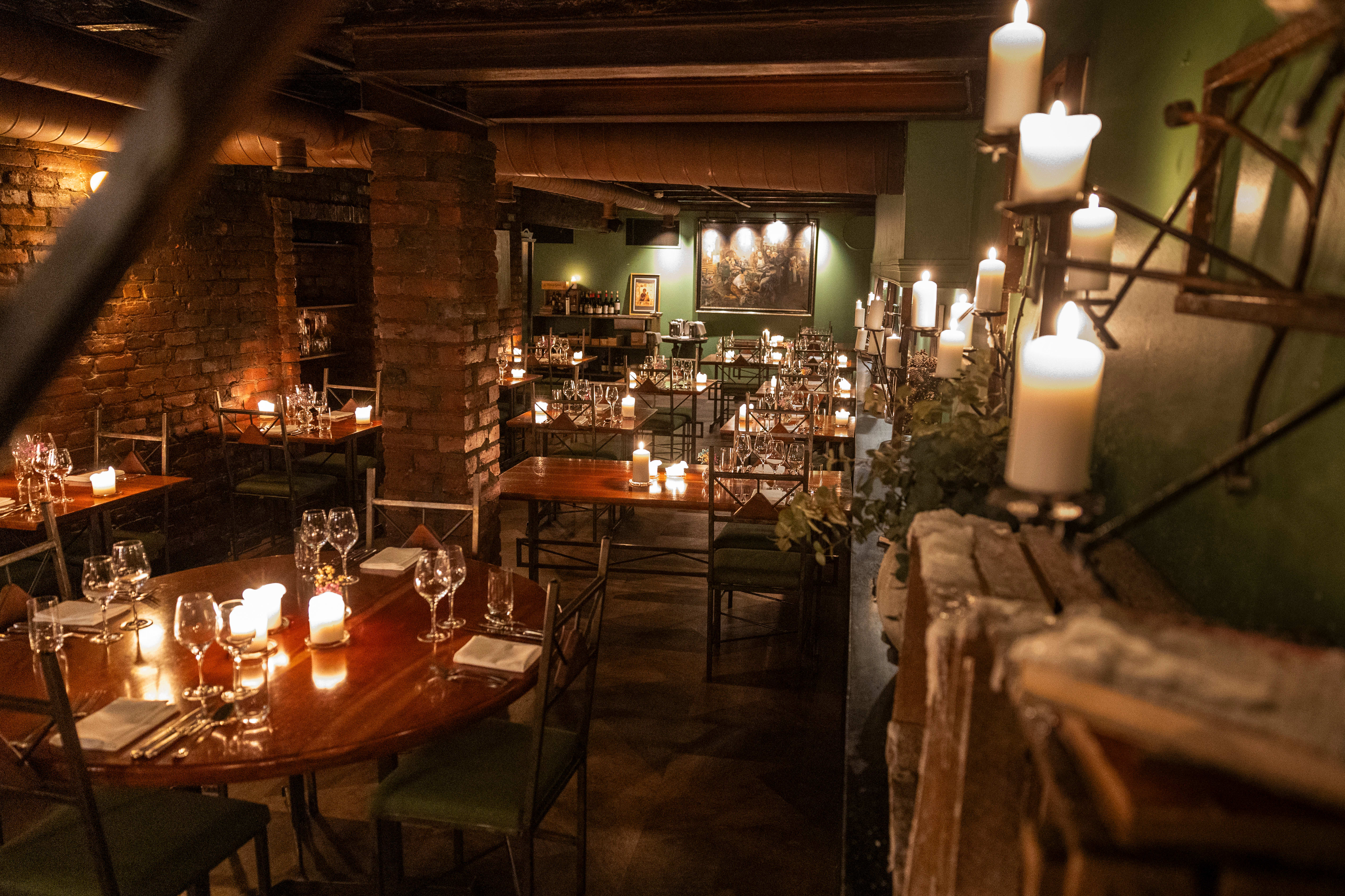 Her bruker de en del penger på stearinlys. 