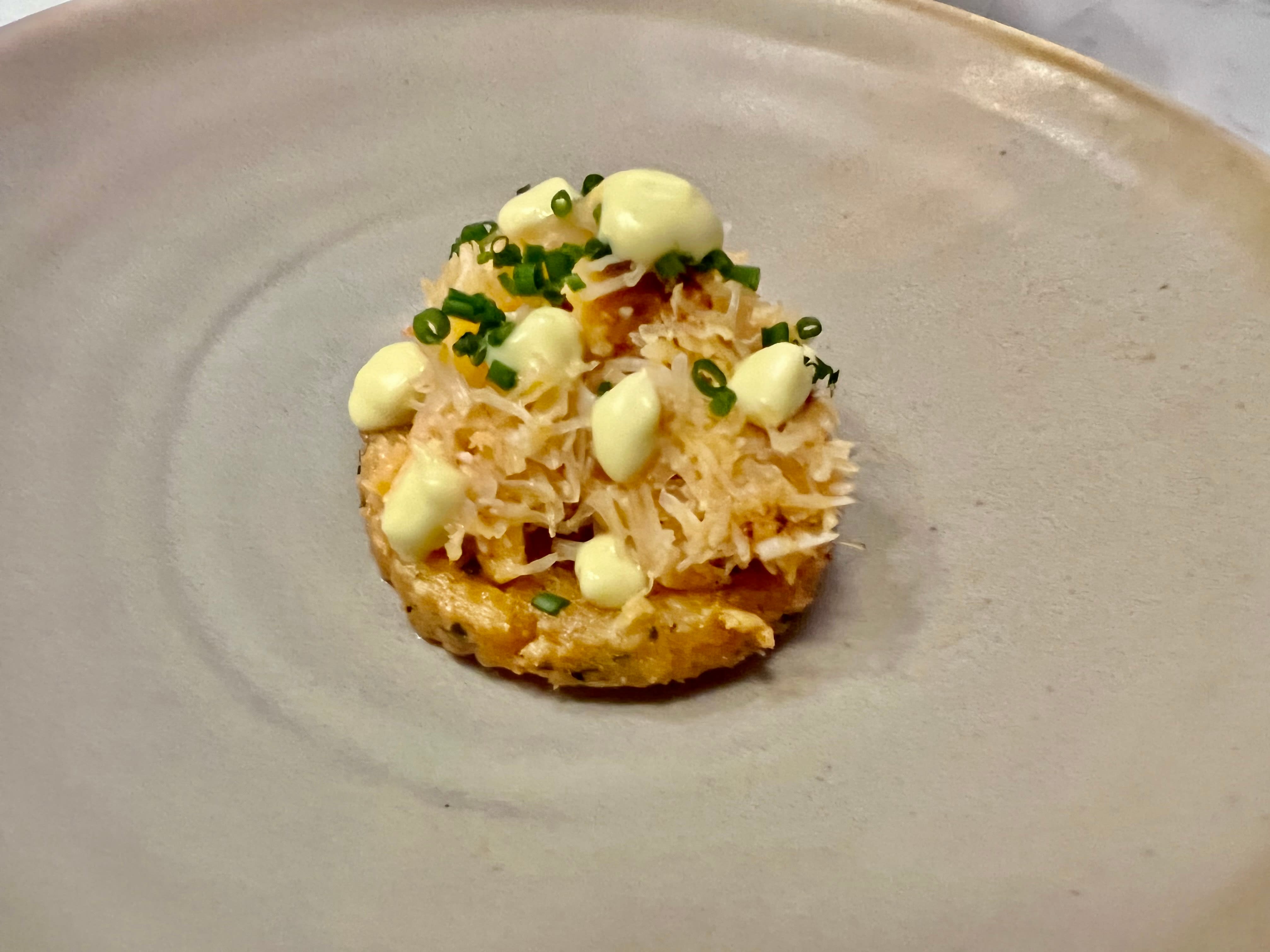 Velsmakende, men dyr krabbetoast. 