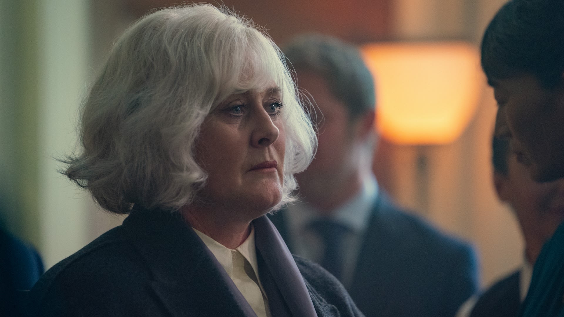 Husker du Sarah Lancashire fra «Happy Valley»? Hun er med å løfte «Black Doves».