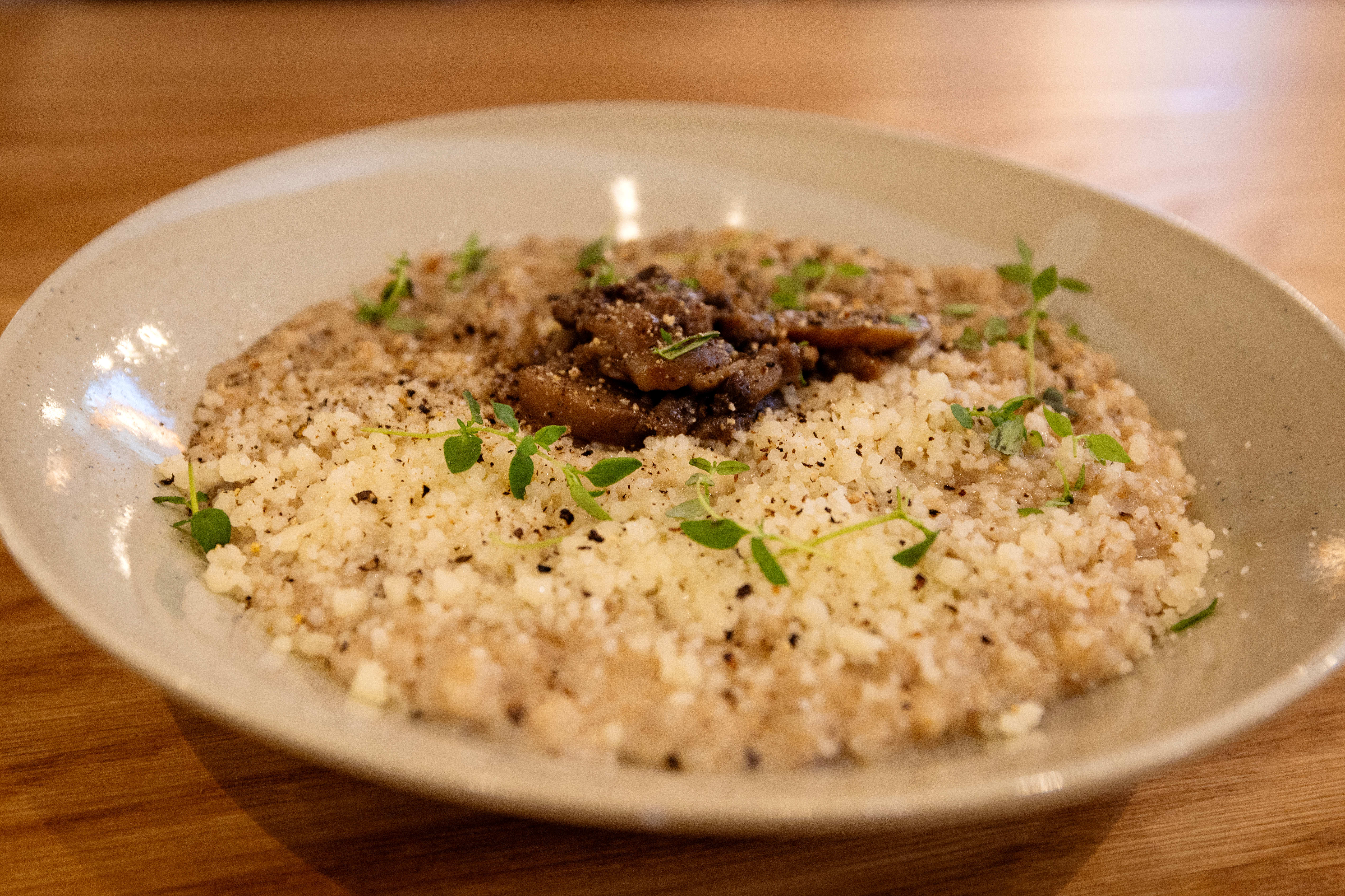 Meget god risotto med bygg og syltet sopp. 