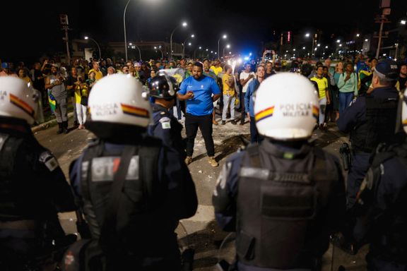 Bolsonaro-tilhengere gikk til angrep på politiet: – Forsøk på kopi av stormingen av Kongressen
