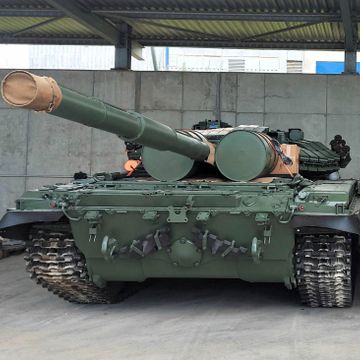 Ukraina får stridsvogn i gave på Putins bursdag