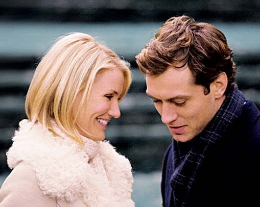 Søt musikk oppstår mellom Cameron Diaz og Jude Law.