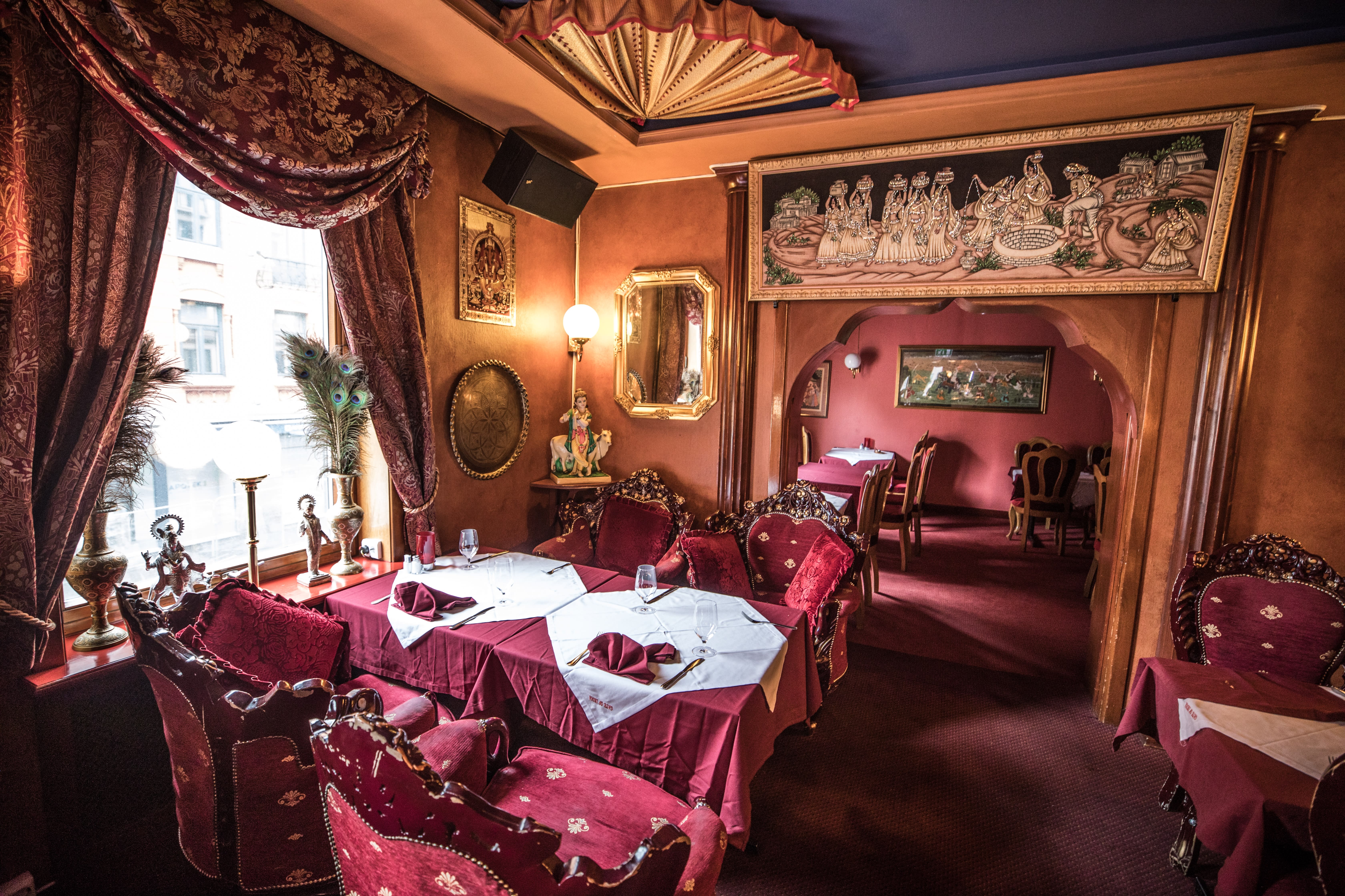 Interiøret på Gate of India er overdådig og stilfullt.