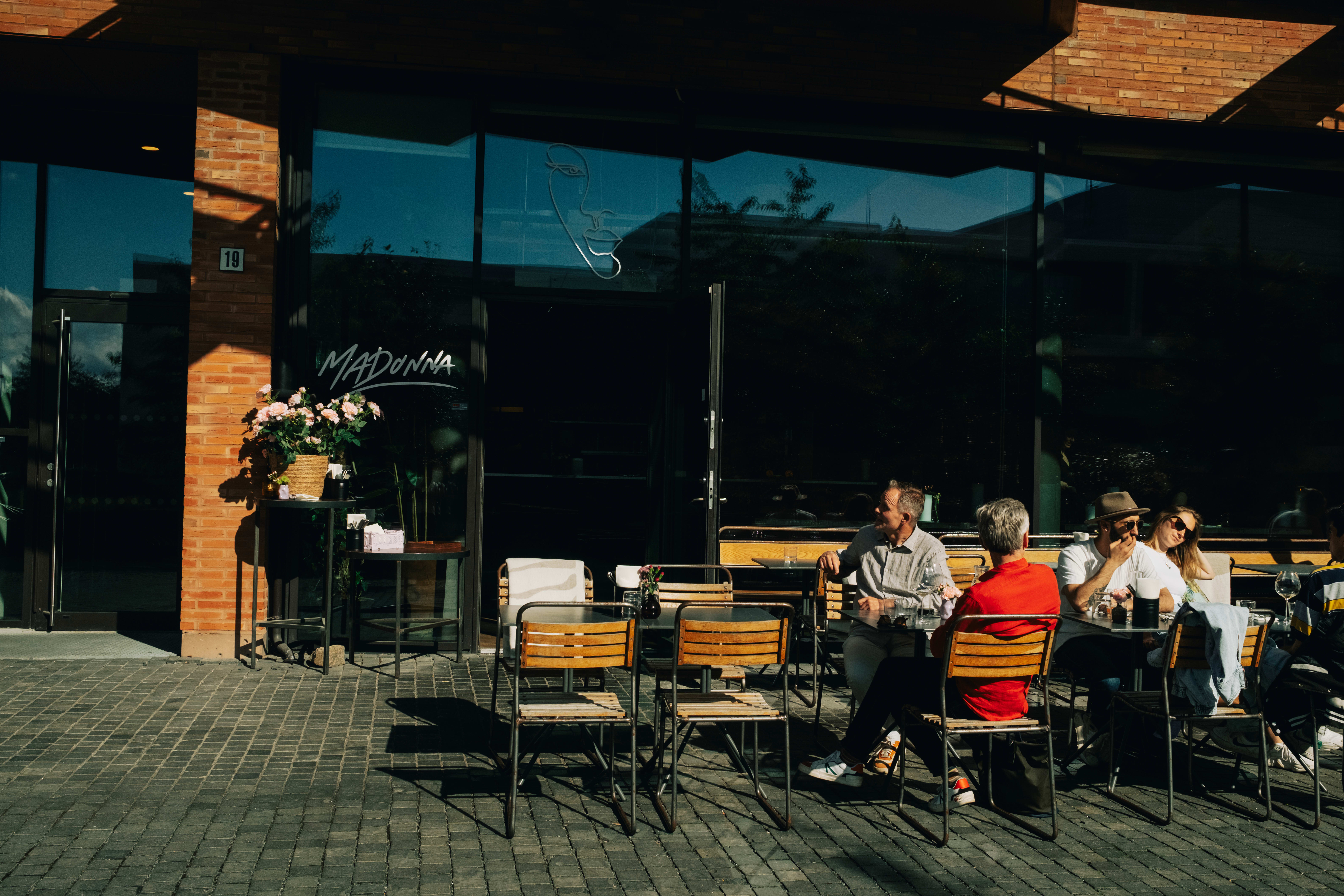 Det tidligere industriområdet har nå blitt en møteplass for restaurant og kultur. 
