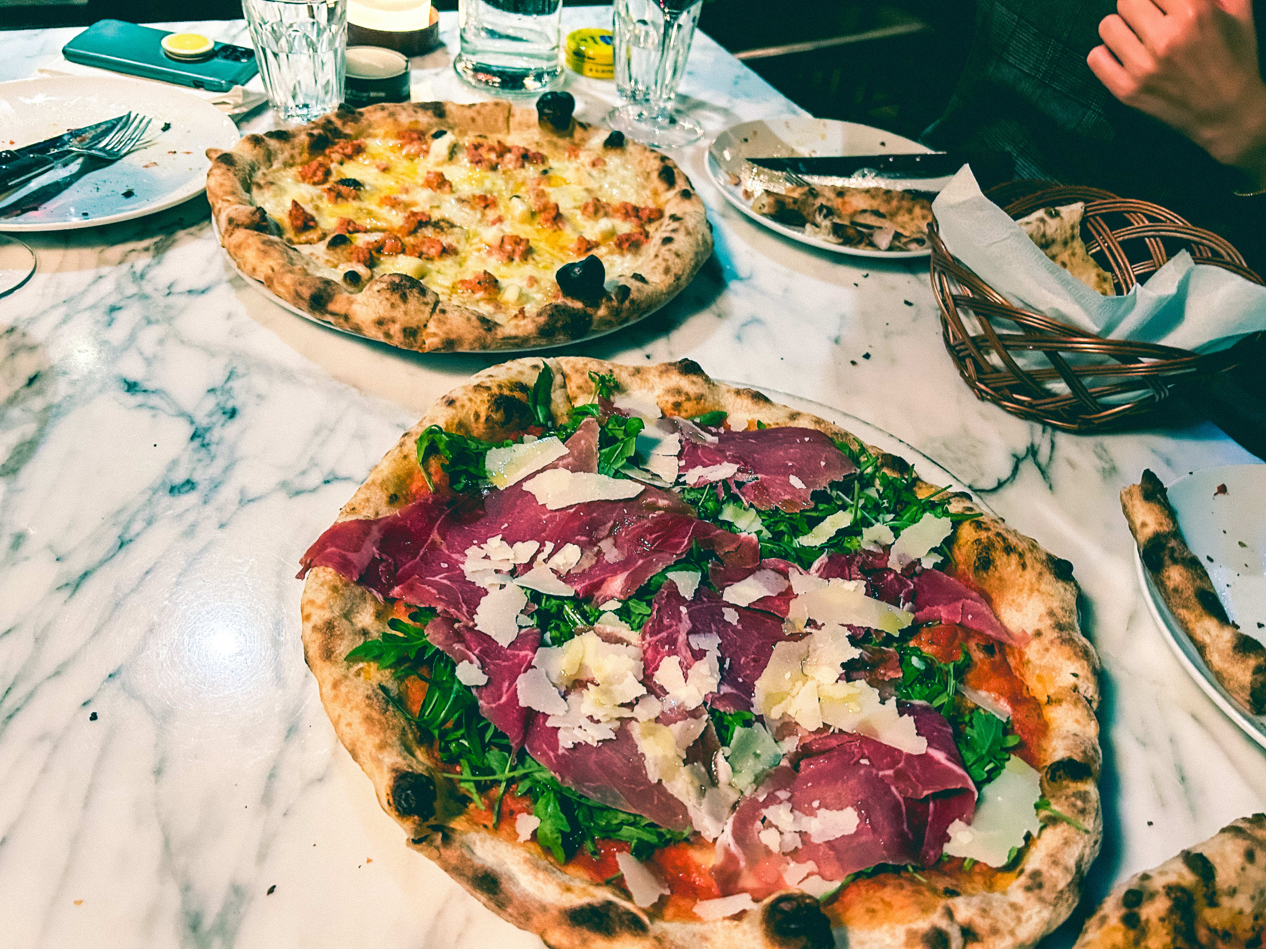 Parma er god på smak, men litt kjedelig. Lurida blir derimot tung og mektig, med lite variasjon i smakene