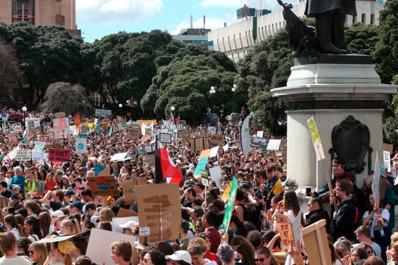 Hele verden varsler klimaprotester i dag. Nå er de i gang i New Zealand.