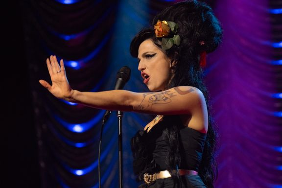 Hvem eller hva var skyld i at Amy døde? Filmen om Winehouse har allerede fått kritikk.