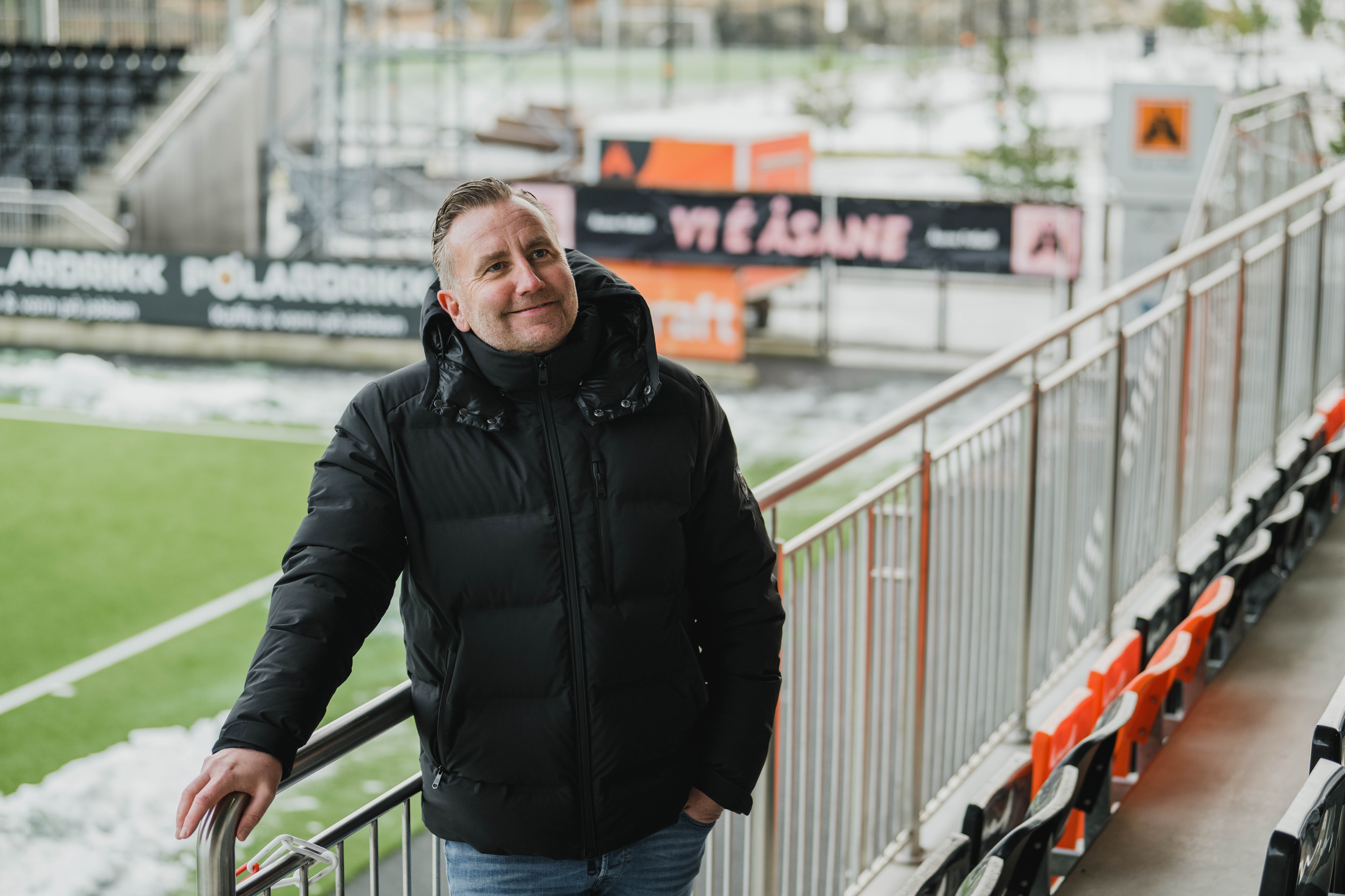 Her drar Åsane-sjefen frem milliongliset