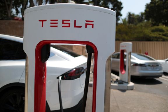 Tesla endrer ladeprisen etter kritikk 