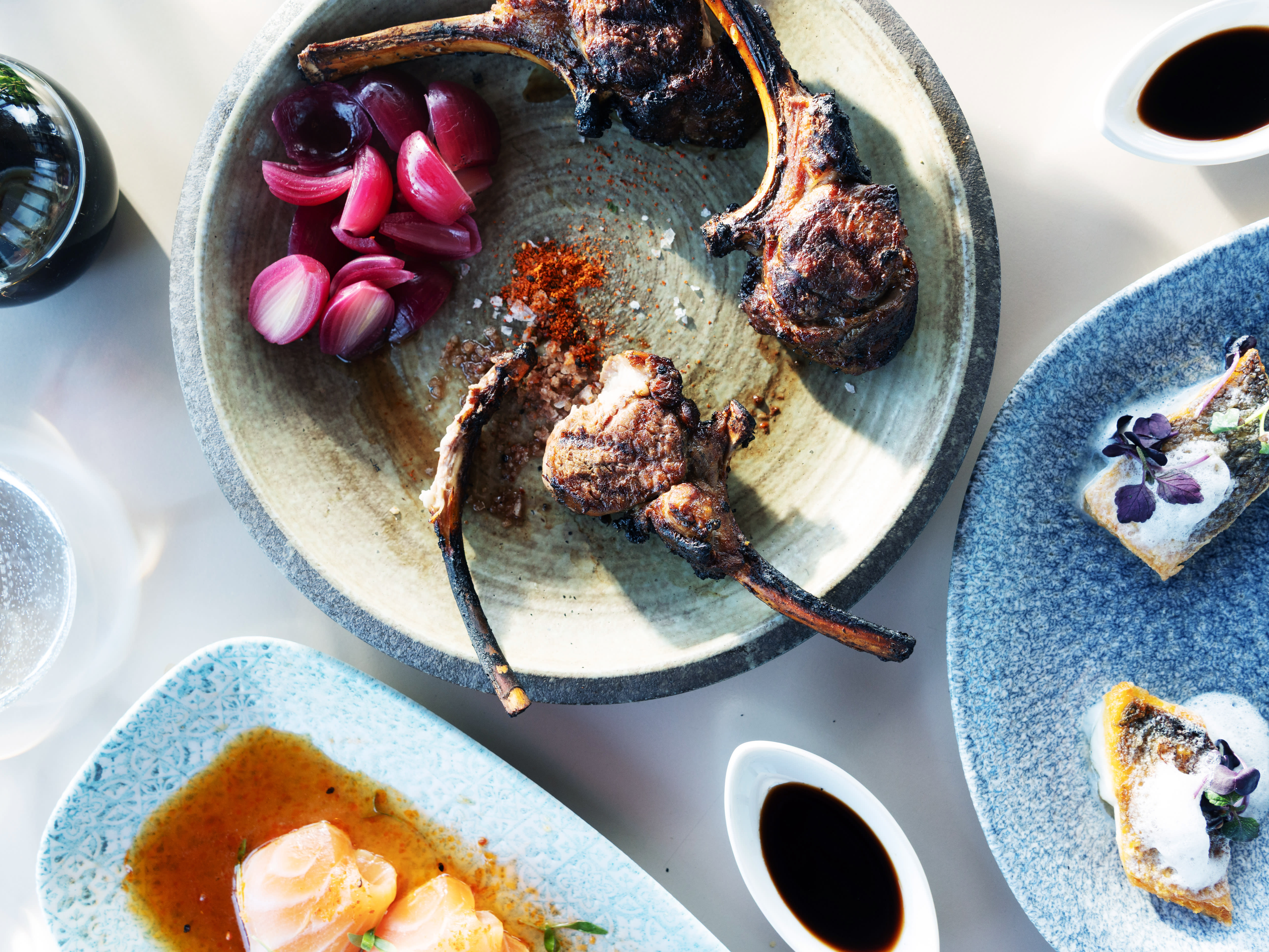 Saftig lammecarré, men prisen er stiv: 749 kroner.