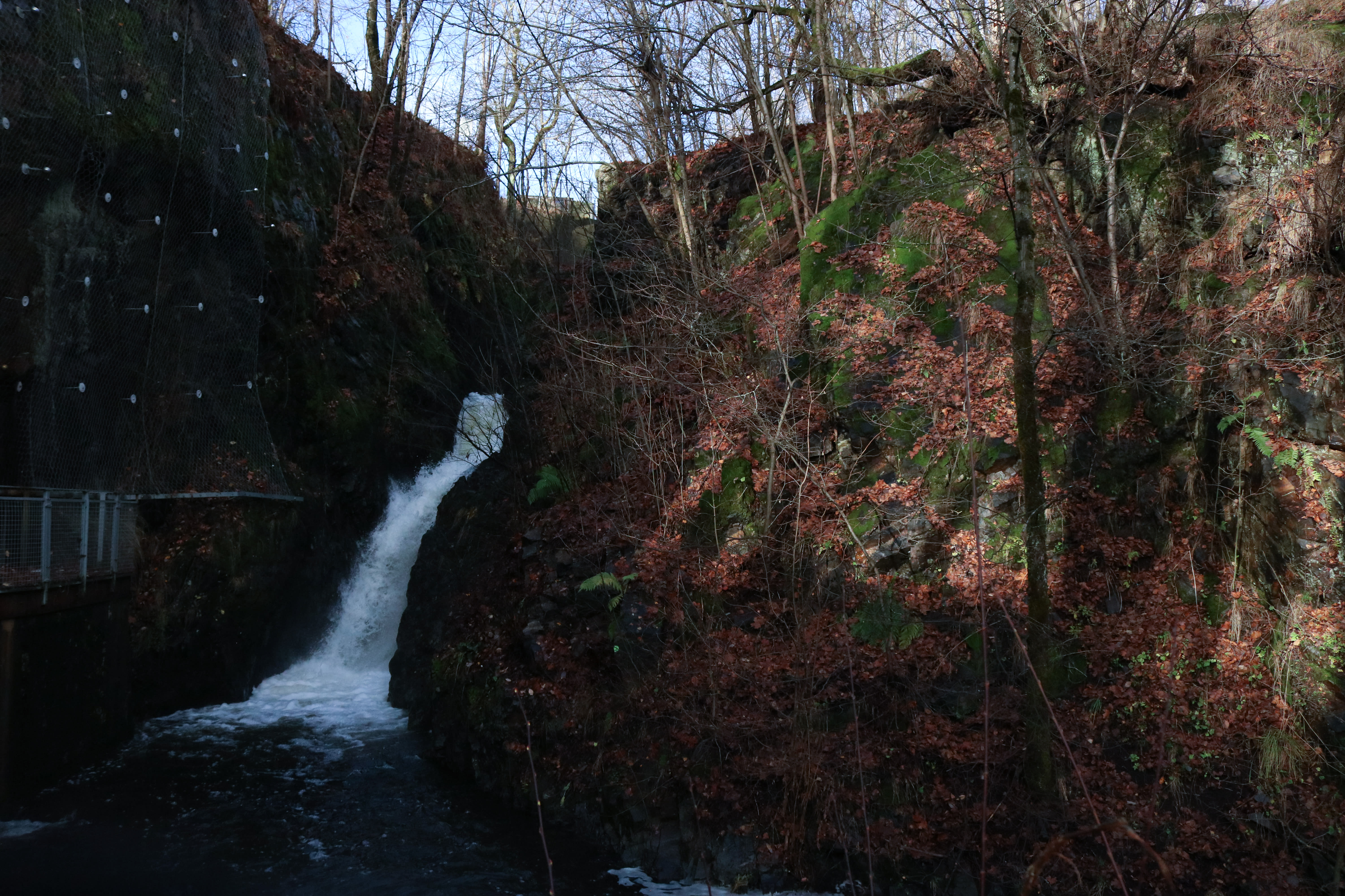 Leirfossen i Oslo er også en fin attraksjon på høsten.
