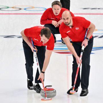 Norge med sensasjonsseier i curling – slo verdenstoer Sveits