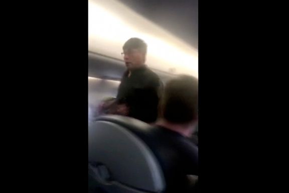 United Airlines-passasjer brakk nesen og pådro seg hjernerystelse