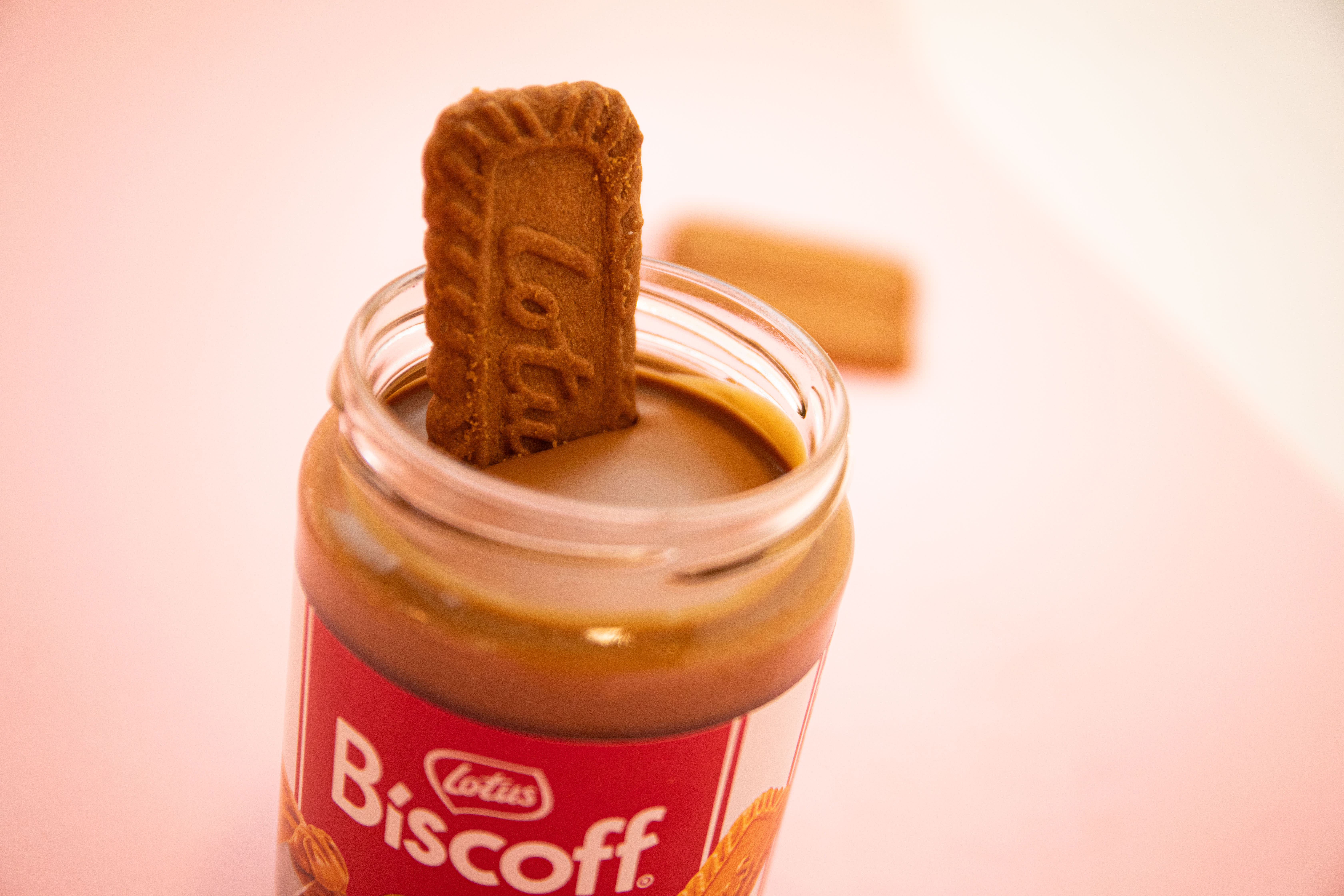 Frister det å smøre brødskiven med kjeks? Det kan du!