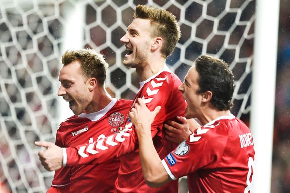 Brente gigasjanse, fikk mål annullert og sikret straffe: Bendtner i sentrum da Danmark sikret playoff