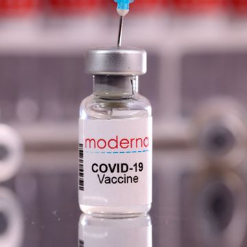 Moderna-sjefen: Peker på to årsaker til vaksineskepsis