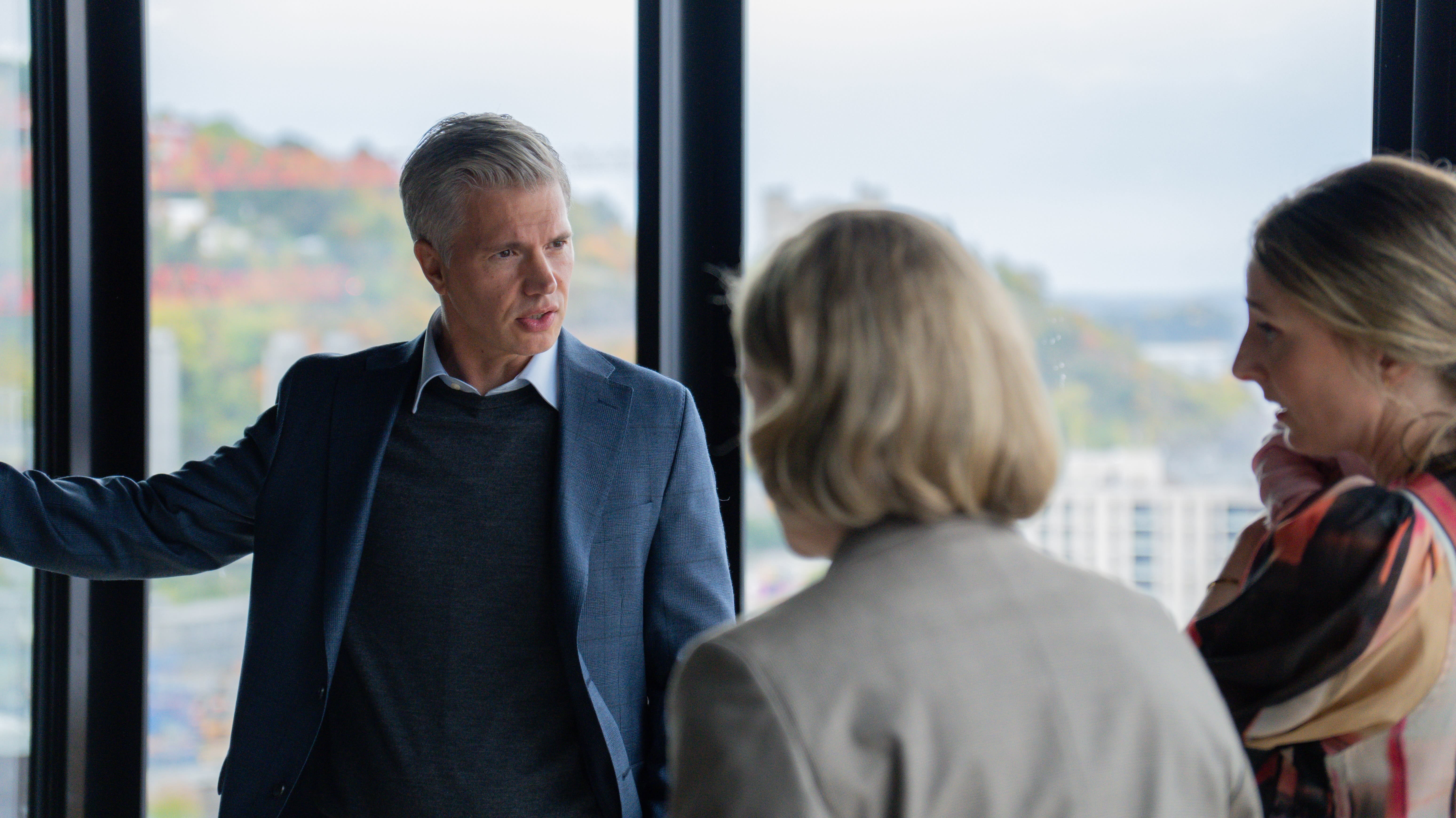 Bullmann-søsknene er samlet til krisemøte i konsernets lokaler i Barcode i Oslo. 