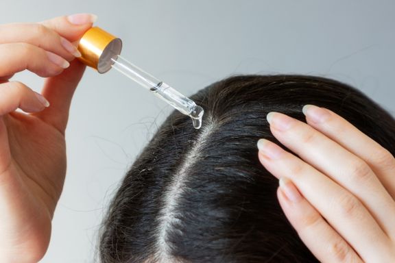 Hudlegen advarer mot den bestselgende håroljen: – Kan føre til flere plager