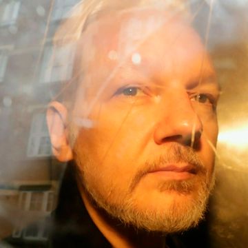 Frykter at spiontiltale mot Assange vil skremme kilder og hindre kritisk journalistikk