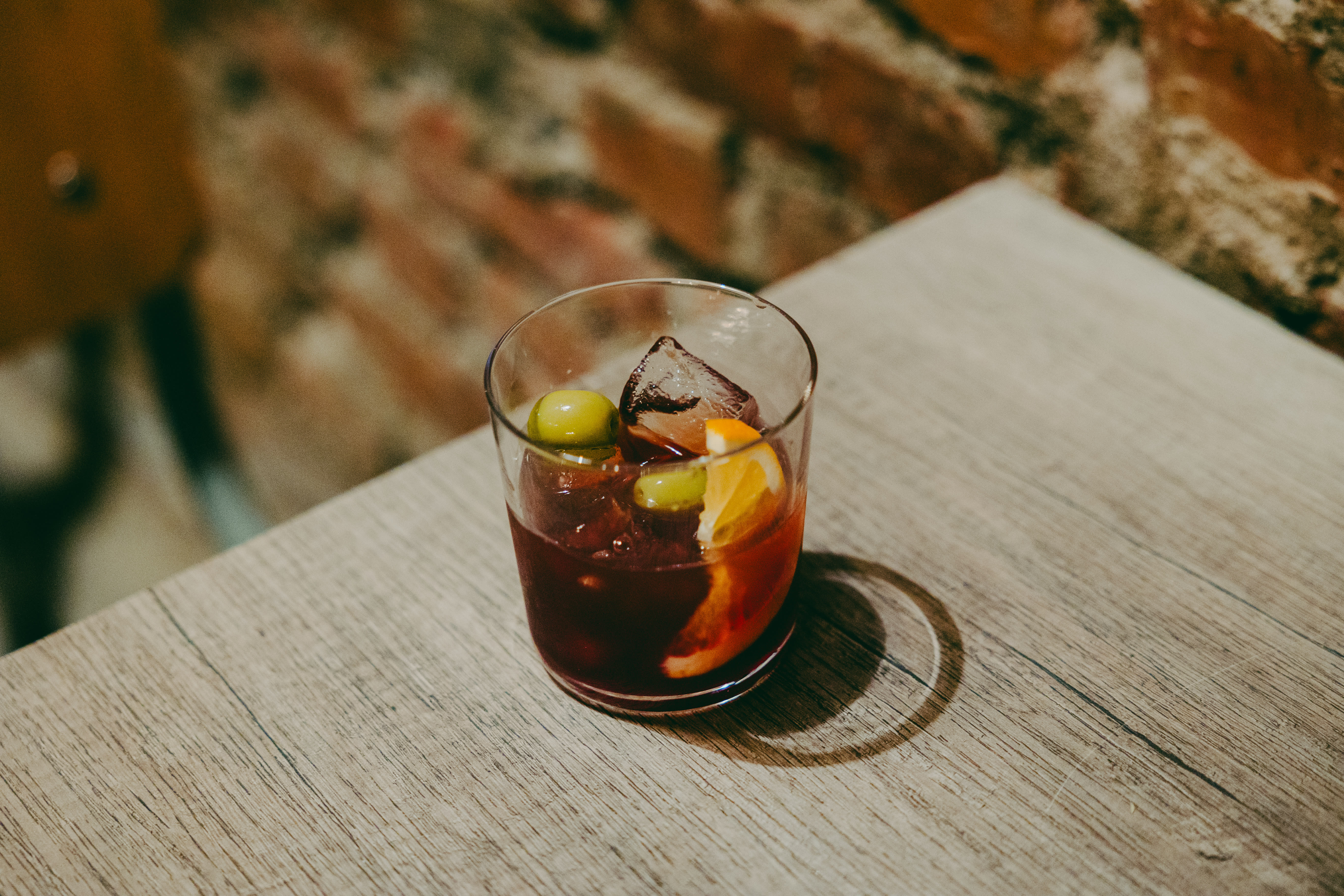 Fra støvsamler til hovedattraksjon på ny Oslo-bar. Vermuten er tilbake.