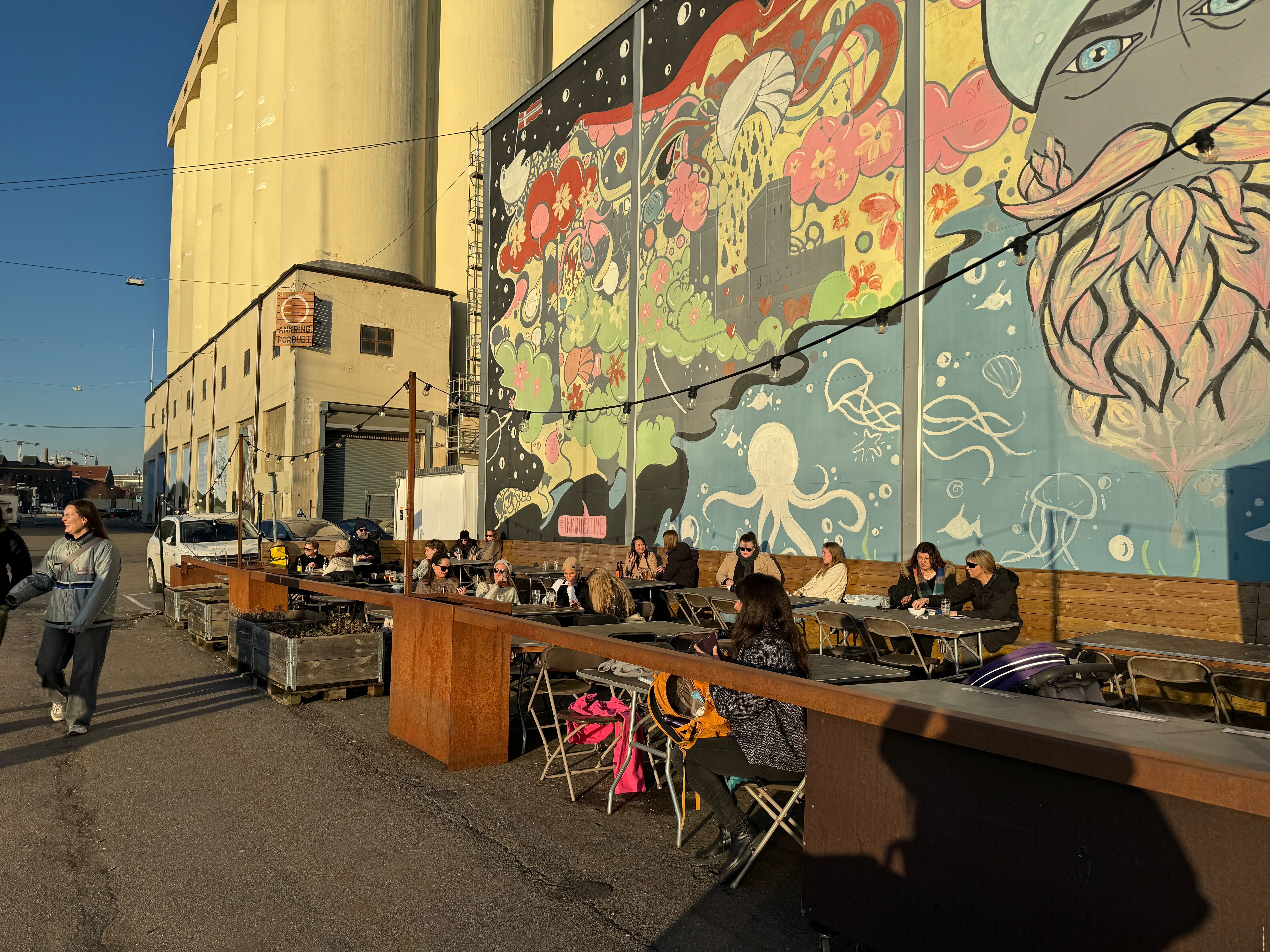 Dette kan bli deg. Alt du trenger er venner og en hundrelapp på konto!