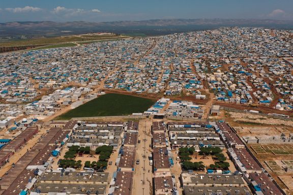 Tusener bor i den enorme flyktningleiren. Nå krangler Russland og Vesten om hvem som skal levere mat. 