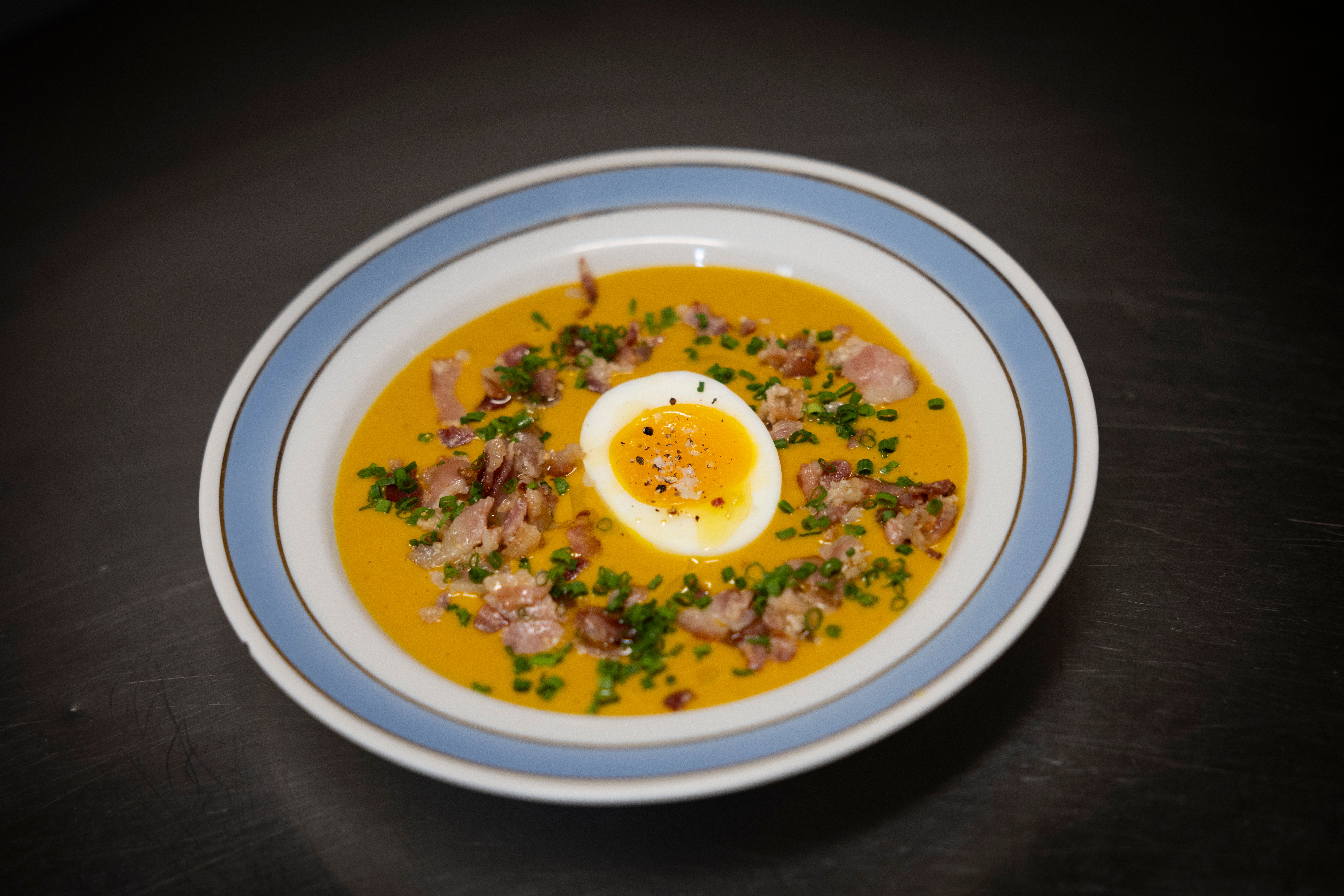 Suppe til forrett! Da Vink var innom ble det servert gresskarsuppe.