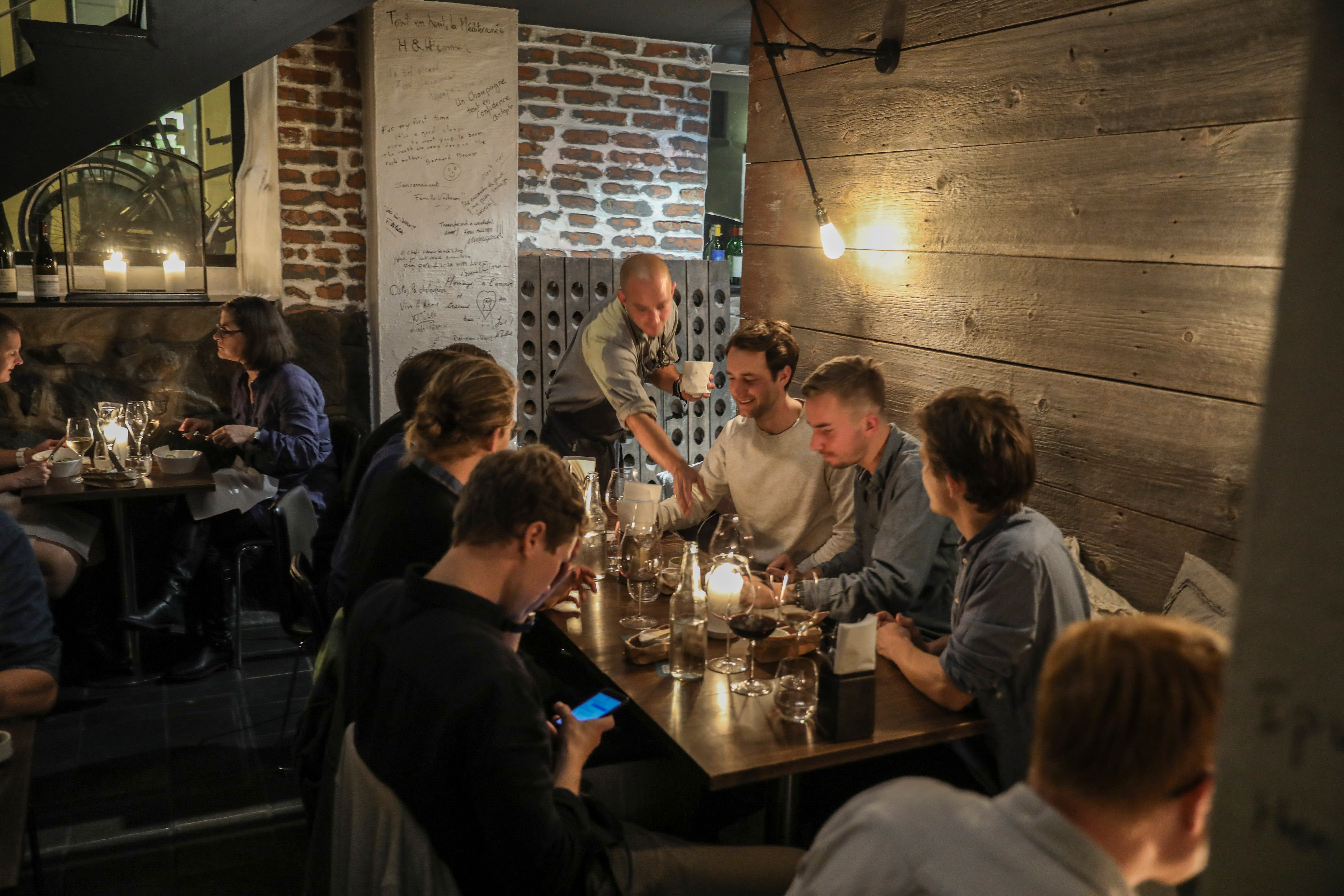 Intimt og hyggelig hos Cru. 