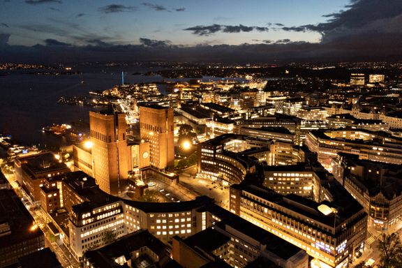 Mener Oslo tjener «vanvittige summer» på strømprisene. Flere bydeler tror folk nå havner i trøbbel.