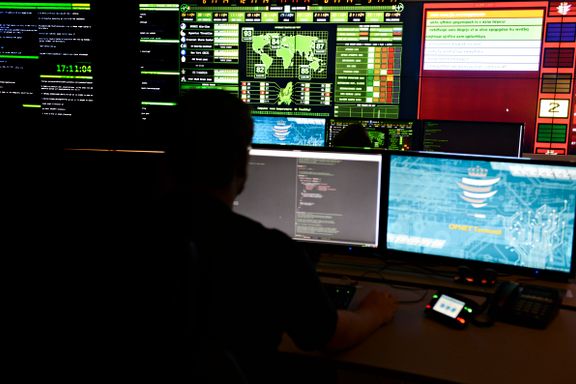 Amerikanske myndigheter: Hackere med støtte fra Russland står bak stort dataangrep