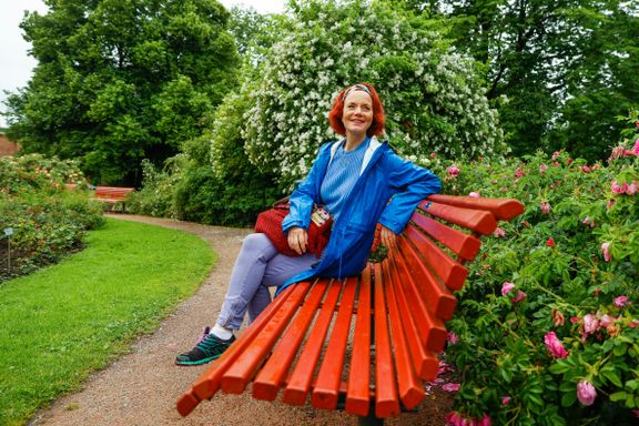 Mari Maurstad kjøpte en benk i Frognerparken for å hedre moren