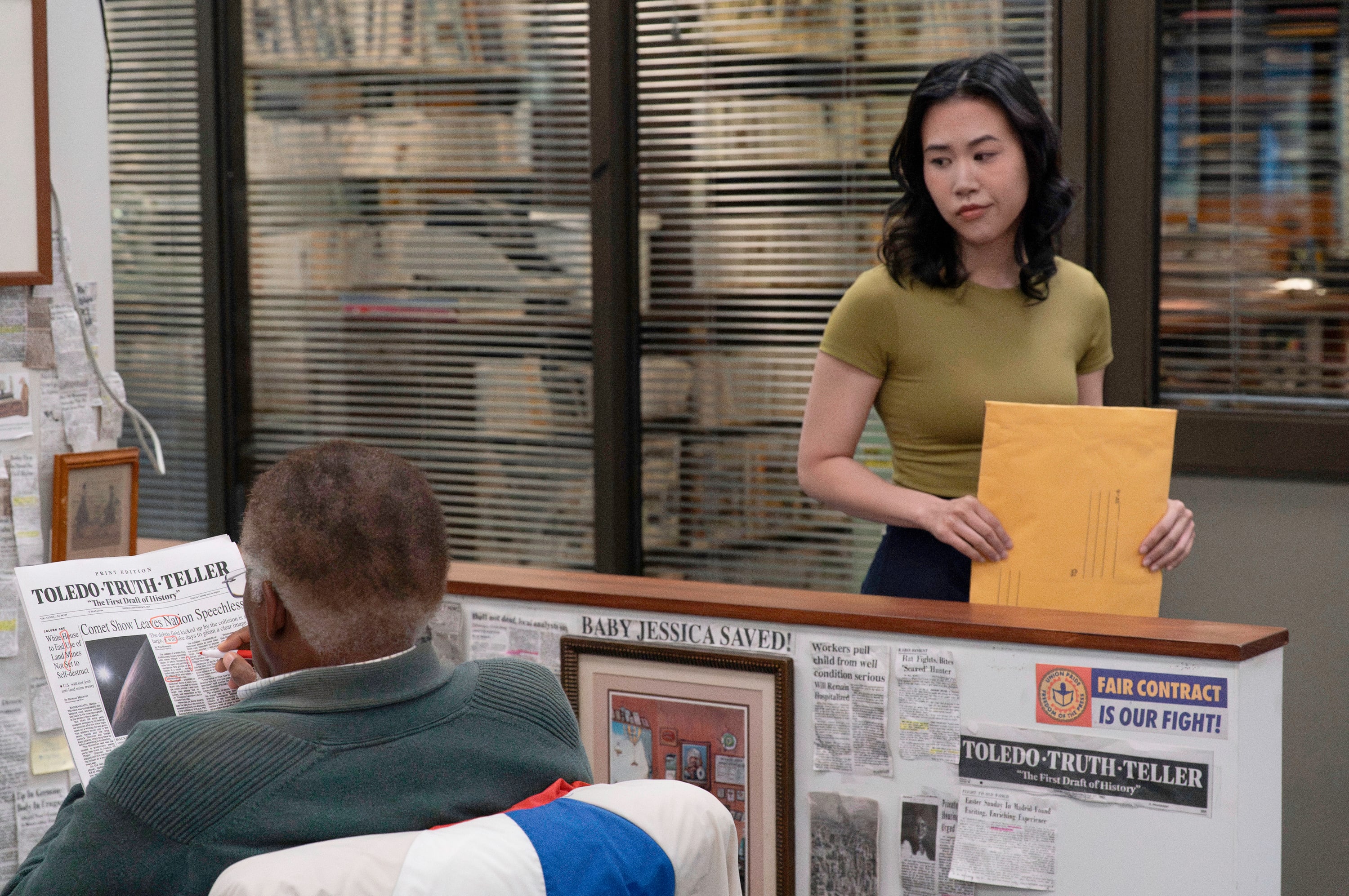 Nicole (Ramona Young)  har srore ambisjoner.