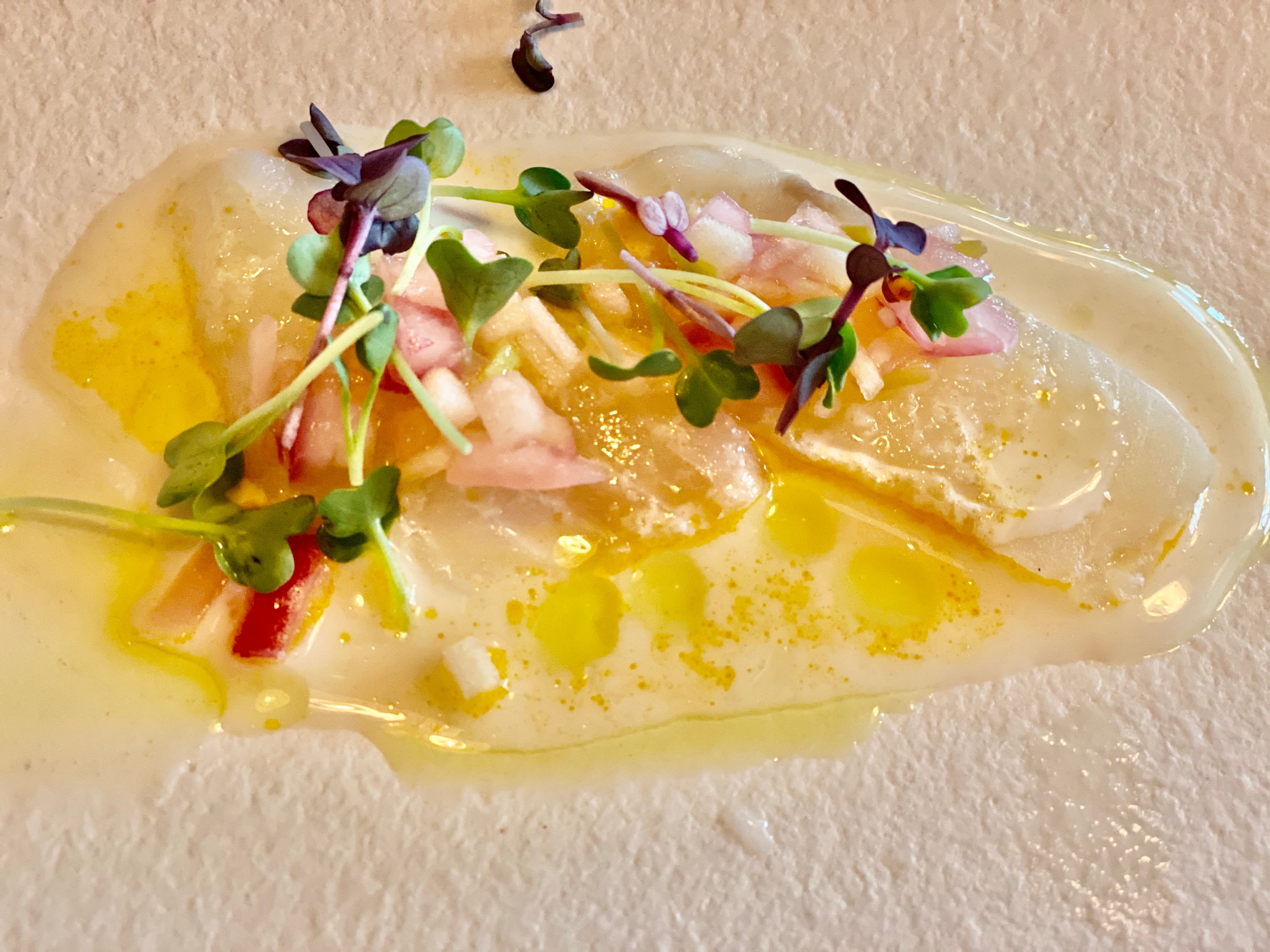 Lettsaltet skrei drukner noe i tigermelken. 